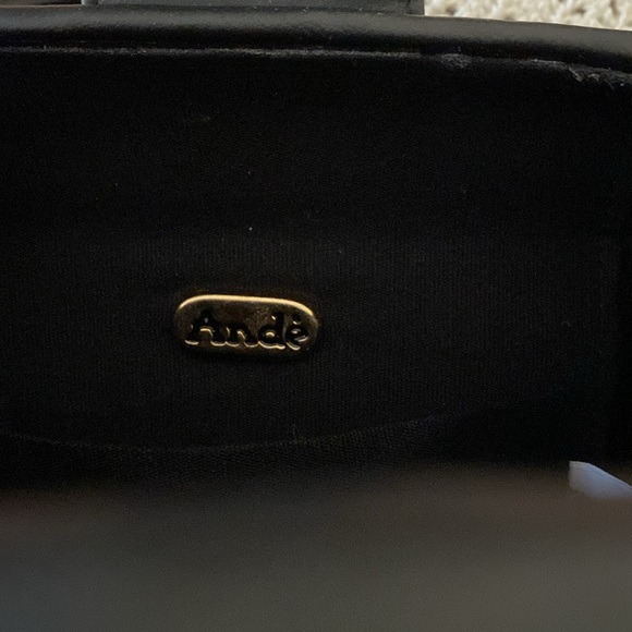 Andre’ Vintage Black Faux Leather cross Body Bag Gold Hardware - Picture 4 of 12